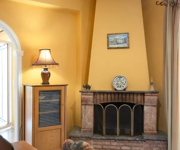 Konis House Corfu Πουλάδες