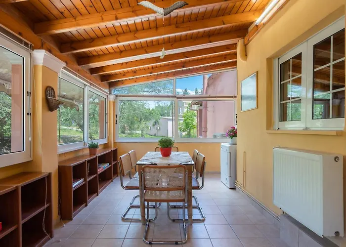 Konis House Corfu Πουλάδες